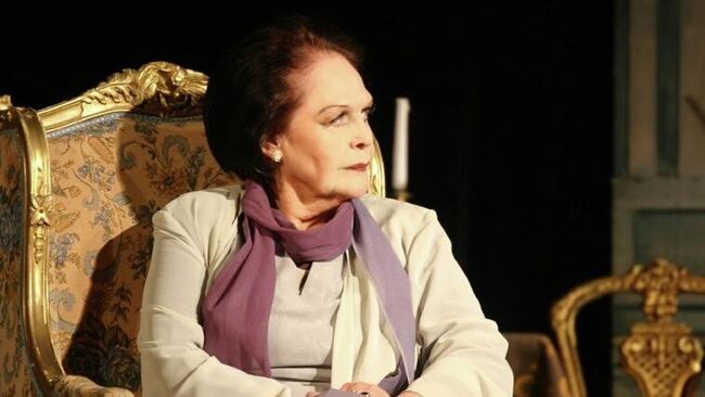 Народная артистка России Галина Карелина