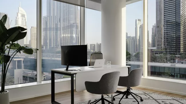 Офис сети Space 1 в Дубае (ОАЭ) в деловом кластере Emaar Business Park