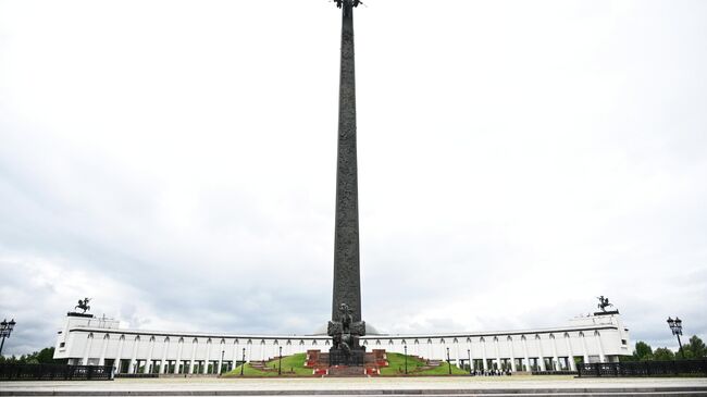 Монумент Победы на Поклонной горе в Москве