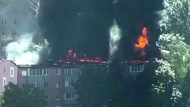 Крыша здания загорелась на Московском проспекте в Пушкино