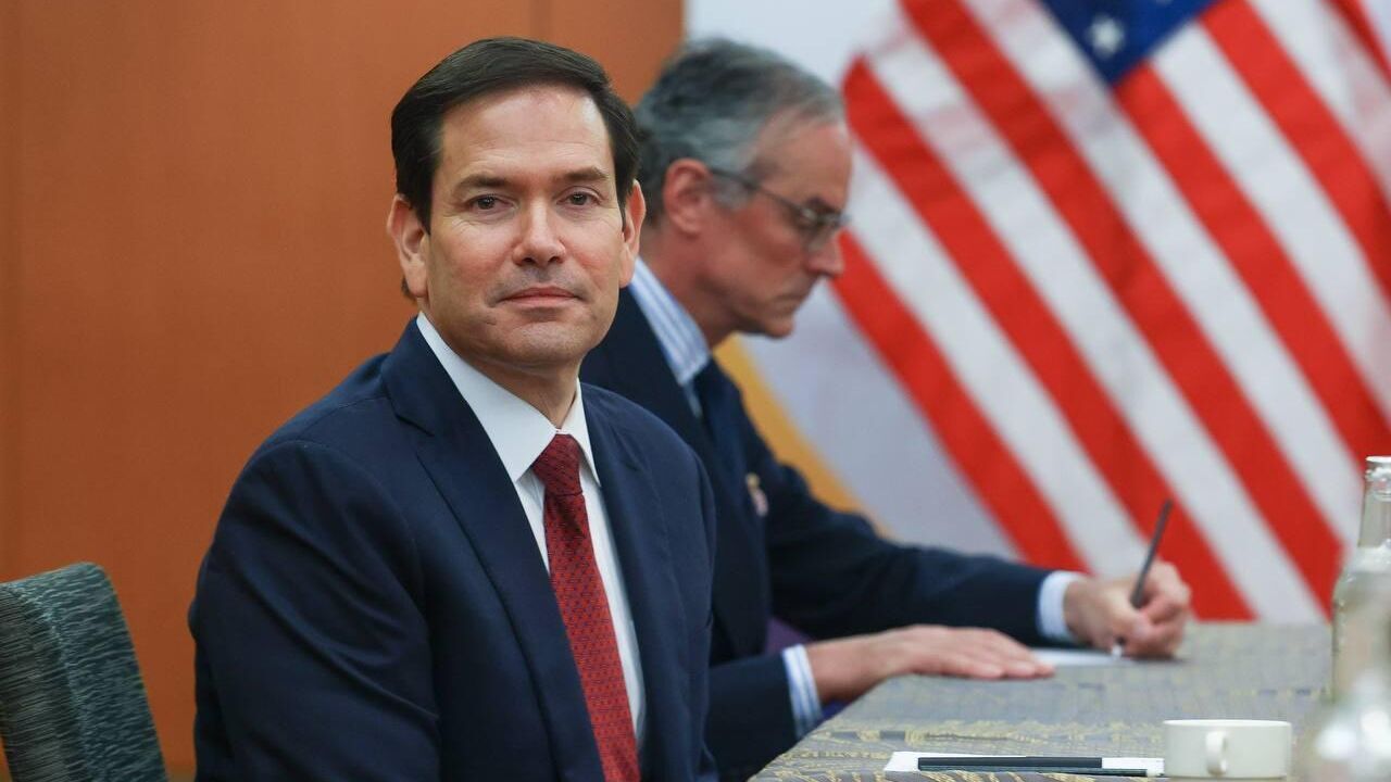 Госсекретарь США Марко Рубио во время встречи с Министром иностранных дел РФ Сергеем Лавровом в Куала-Лумпуре - РИА Новости, 1920, 10.07.2025