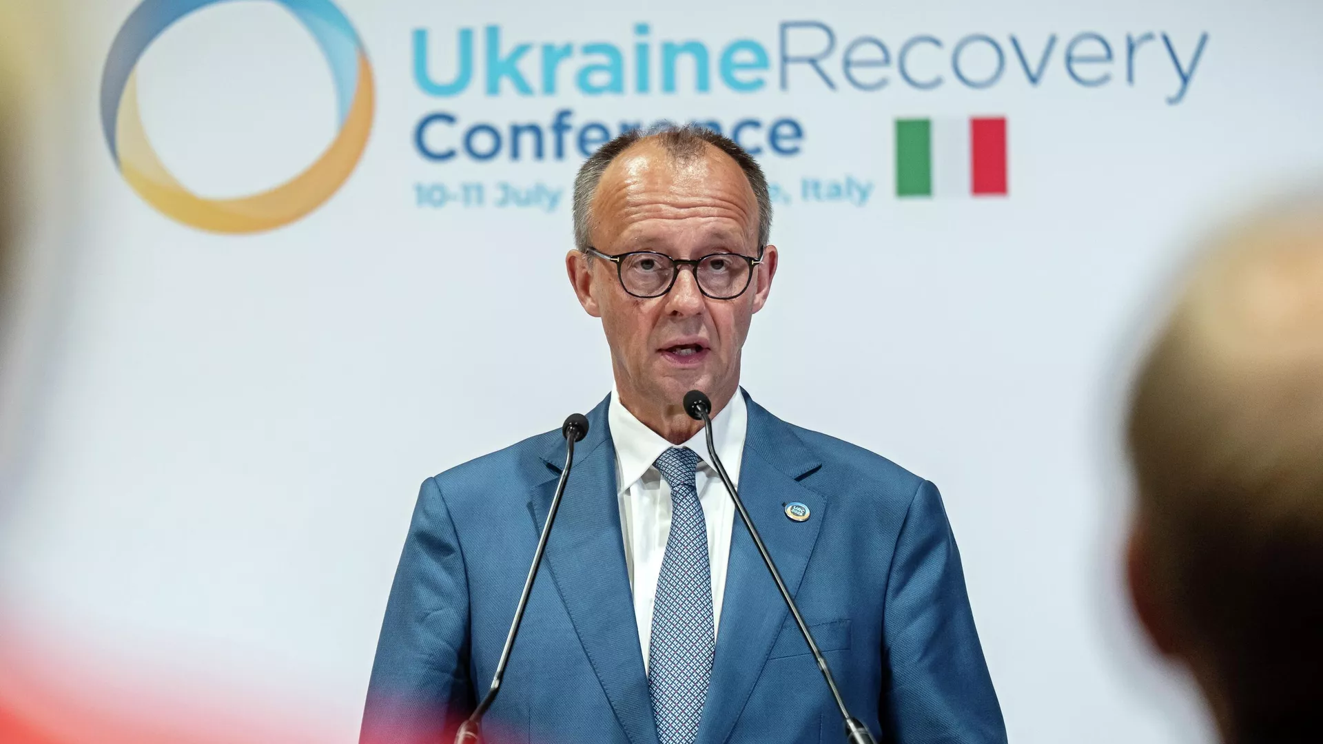 Канцлер ФРГ Фридрих Мерц выступает на конференции по восстановлению Украины в Риме. 10 июля 2025 - РИА Новости, 1920, 10.07.2025