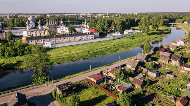 Вид на Тихвин