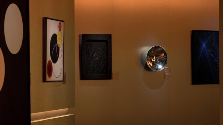  Выставка Энергия мечты к 80-летию атомной промышленности открылась в Зарядье