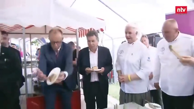 Падение тарелки из рук Мерца