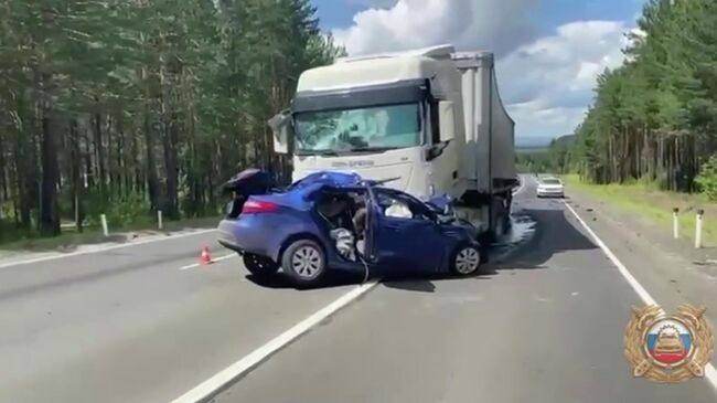 На месте ДТП в Иркутской области. Кадр видео