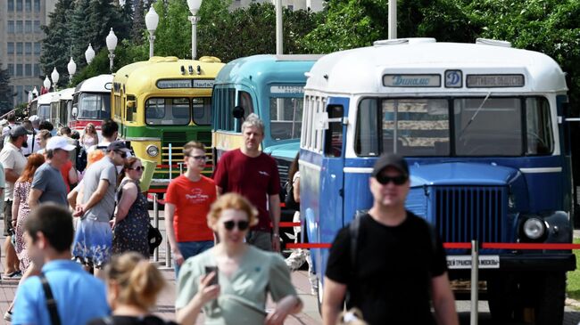 Четвертый ежегодный городской фестиваль Ретрорейс на Воробьевых горах