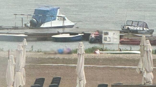 Место удара молнии на пляже в Тульской области