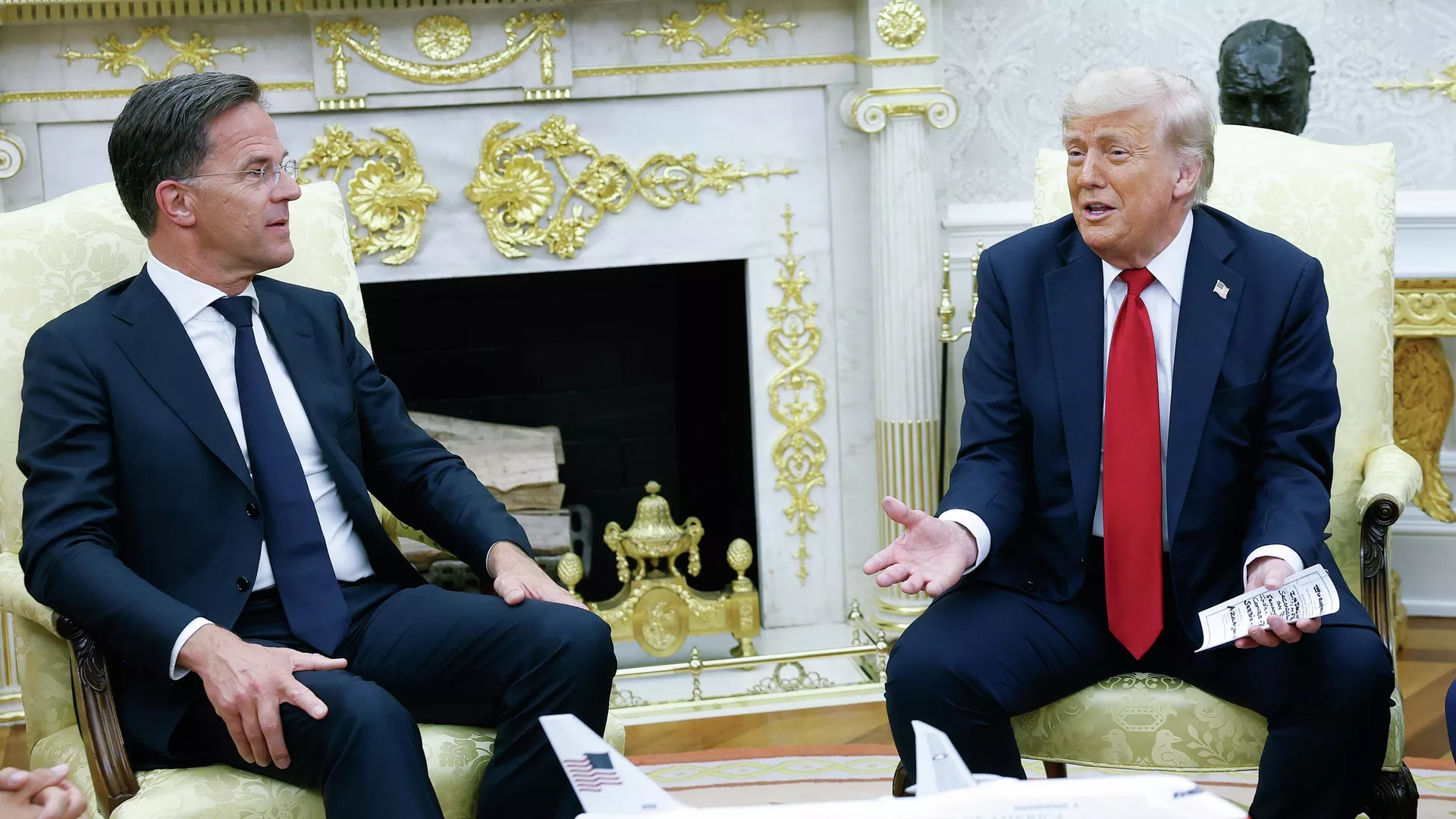 Марк Рютте и Дональд Трамп во время встречи. 14 июля 2025 Марк Рютте и Дональд Трамп во время встречи. 14 июля 2025 - РИА Новости, 1920, 14.07.2025