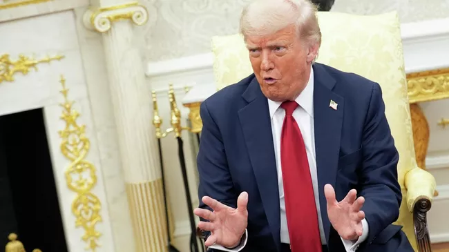 Президент США Дональд Трамп во время встречи в Вашингтоне с генеральным секретарем НАТО Марком Рютте