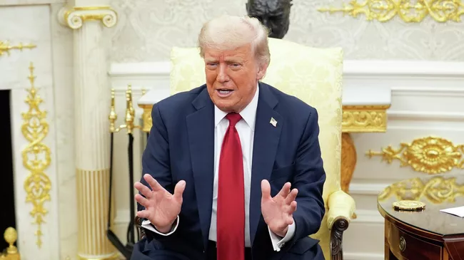 Президент США Дональд Трамп во время встречи в Вашингтоне с генеральным секретарем НАТО Марком Рютте