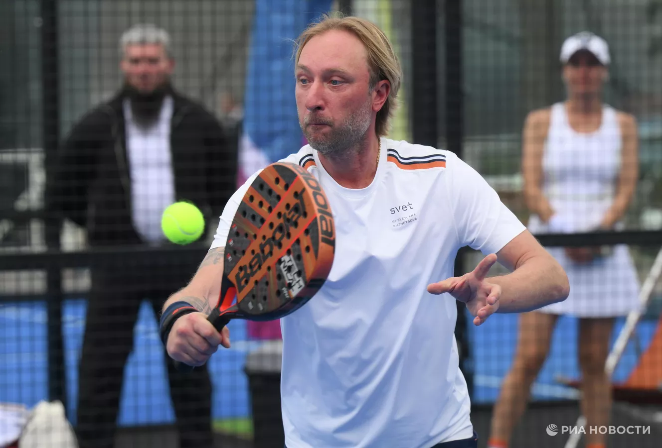 Фигурист Евгений Плющенко на турнире Bosco Padel Cup в Лужниках