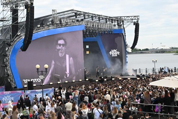 Zoloto (Владимир Золотухин) выступает на площадке VK Fest в Казани Zoloto (Владимир Золотухин) выступает на площадке VK Fest в Казани