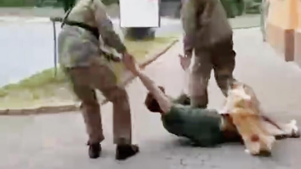 Пример кадров силовой мобилизации на Украине - РИА Новости, 1920, 02.08.2025