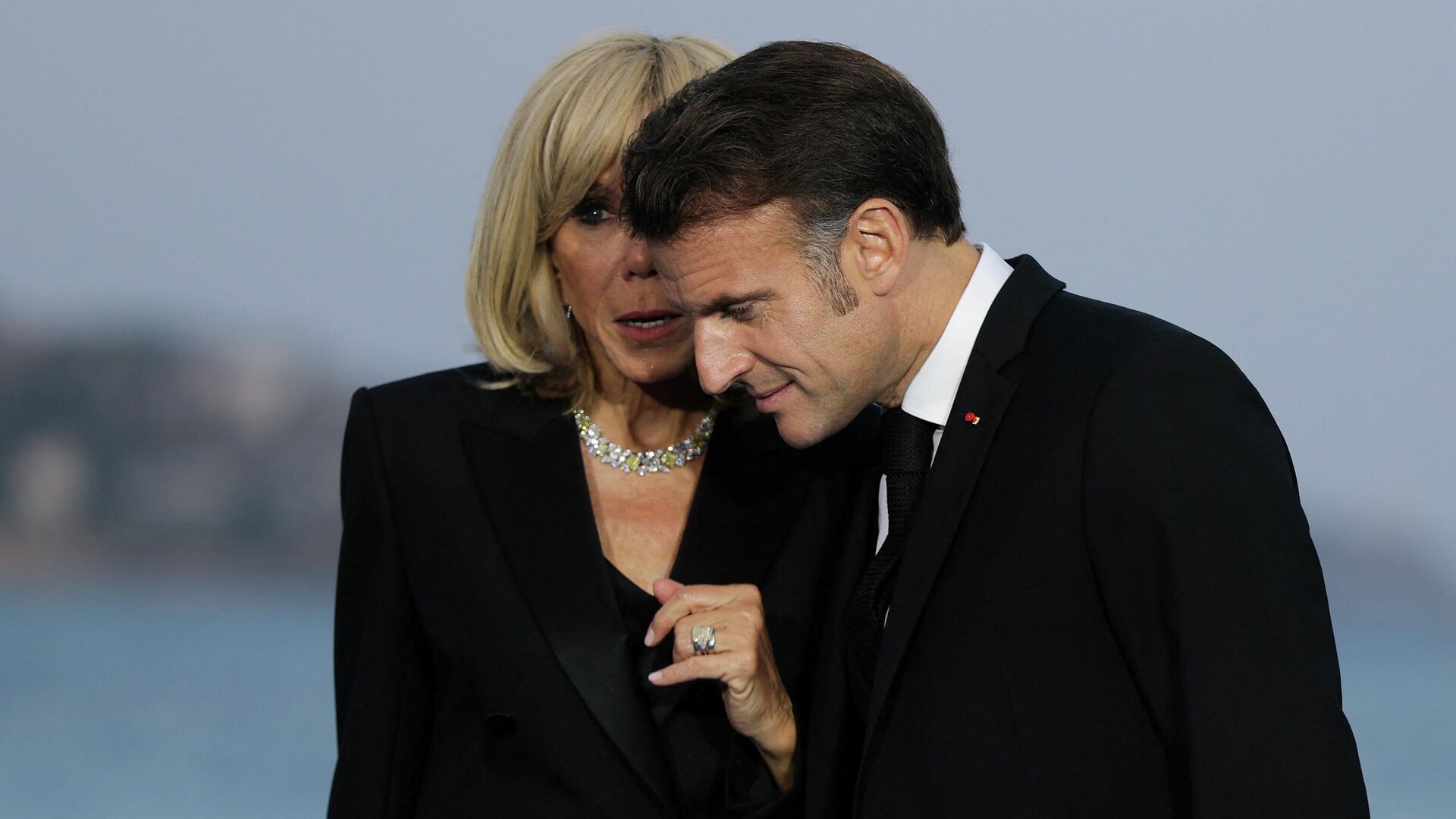 Президент Франции Эммануэль Макрон и его супруга Брижит - РИА Новости, 1920, 12.12.2025