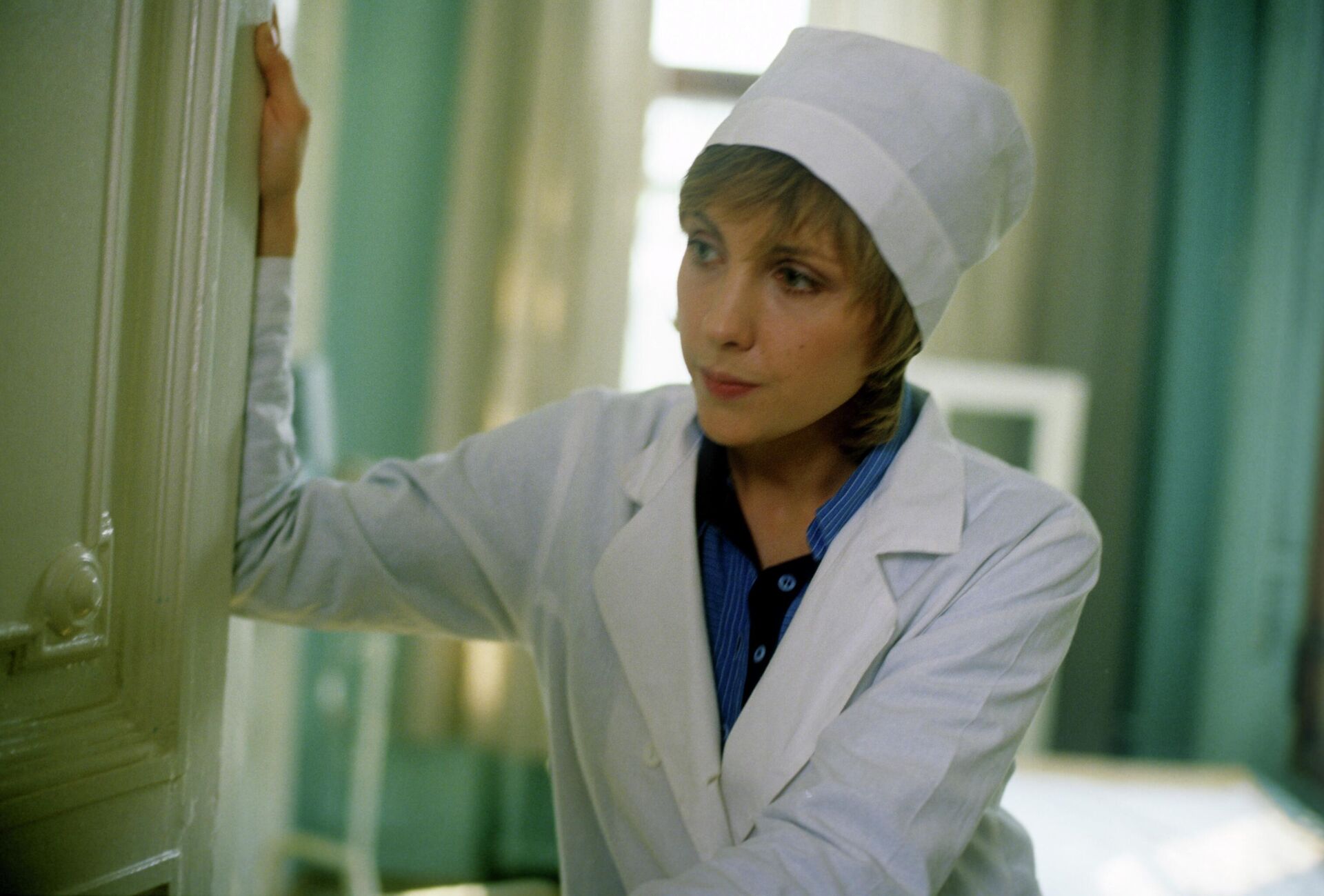 Актриса Елена Яковлева в кадре кинофильма Интердевочка Актриса Елена Яковлева в кадре кинофильма Интердевочка - РИА Новости, 1920, 26.10.2025