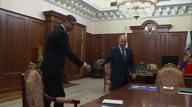 Путин на встрече с Губернатором Владимирской области Путин на встрече с Губернатором Владимирской области