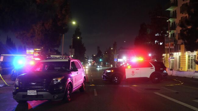 Место наезда автомобиля на толпу в американском городе Лос-Анджелес