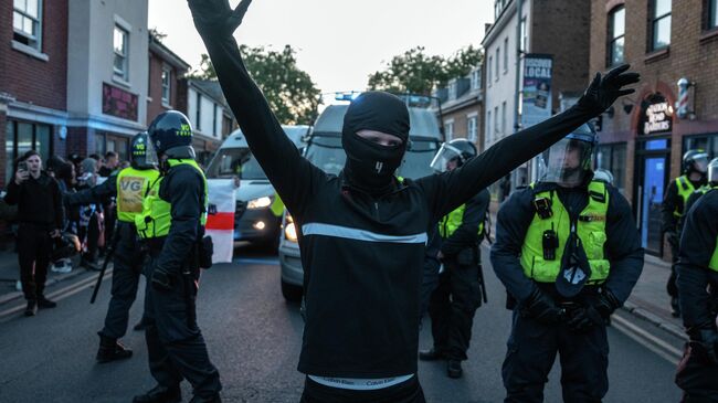 Протест против нелегальной миграции