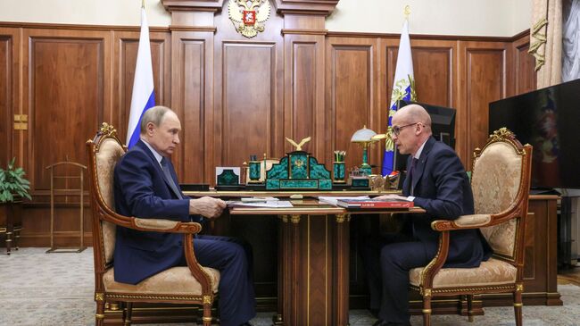 Президент Владимир Путин встретился с главой Удмуртской Республики Александром Бречаловым