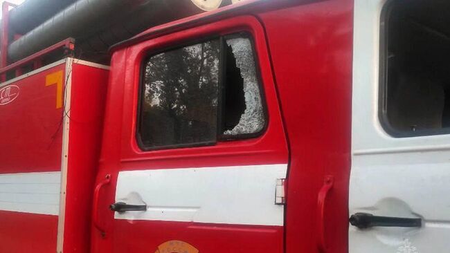 Беспилотник атаковал спасателей в Донецке во время тушения пожара