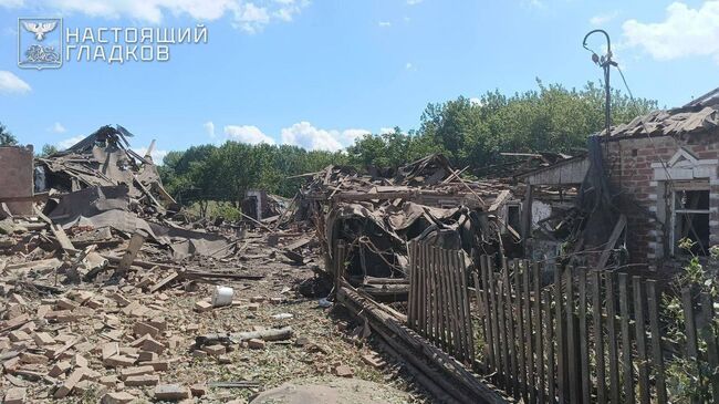 Последствия прямого попадания снаряда в селе Илек-Пеньковка Краснояружского района