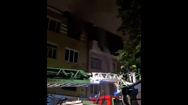 Кадры с места пожара в жилом доме на Мытной улице в Москве