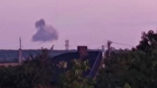 Дым на месте падения французского истребителя Mirage 2000 в Волынской области