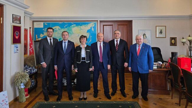 Рабочая встреча Председателя ЦК КПРФ Геннадия Зюганова и генерального директора РЭЦ Вероники Никишиной