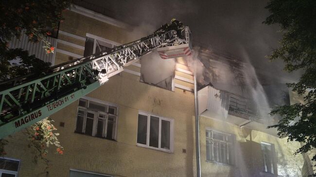 Ликвидация пожара в жилом доме на Мытной улице в Москве