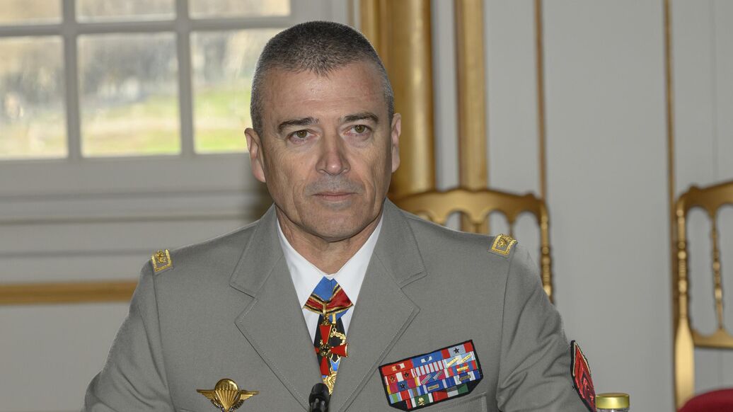 Глава генштаба ВС Франции покидает свой пост