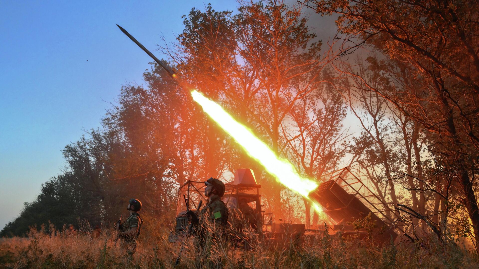 Боевая работа расчета РСЗО - РИА Новости, 1920, 07.09.2025