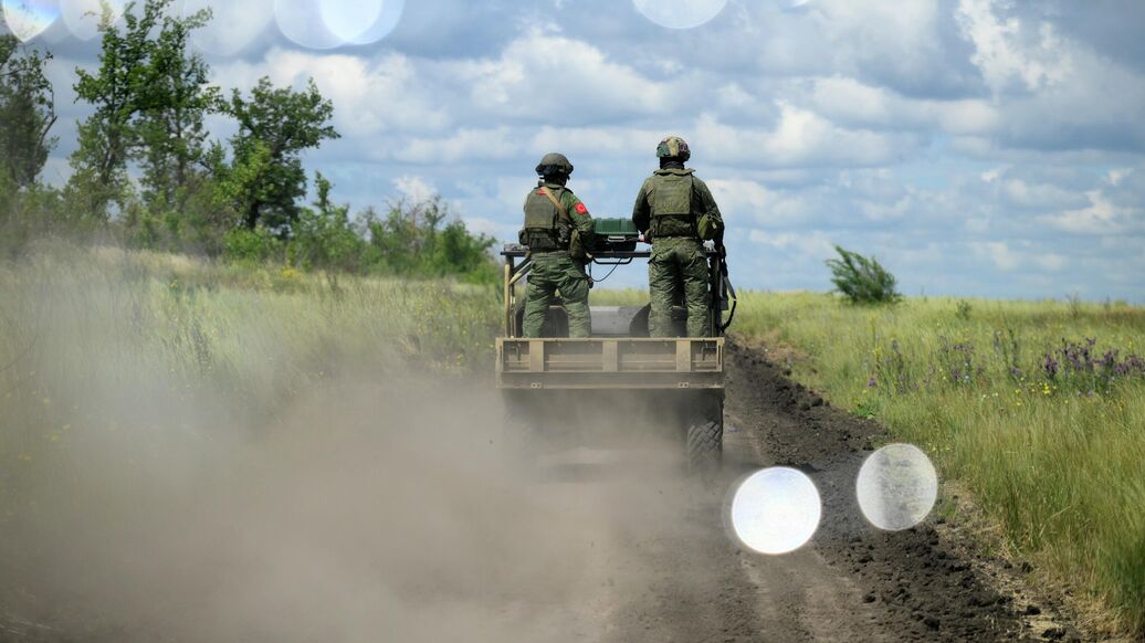 © РИА Новости / Евгений БиятовПерейти в медиабанк<br>Российские военнослужащие. Архивное фото