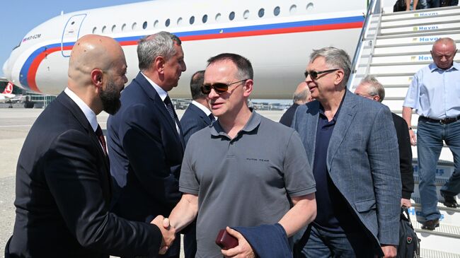 Прилет российской делегации на переговоры в Турцию