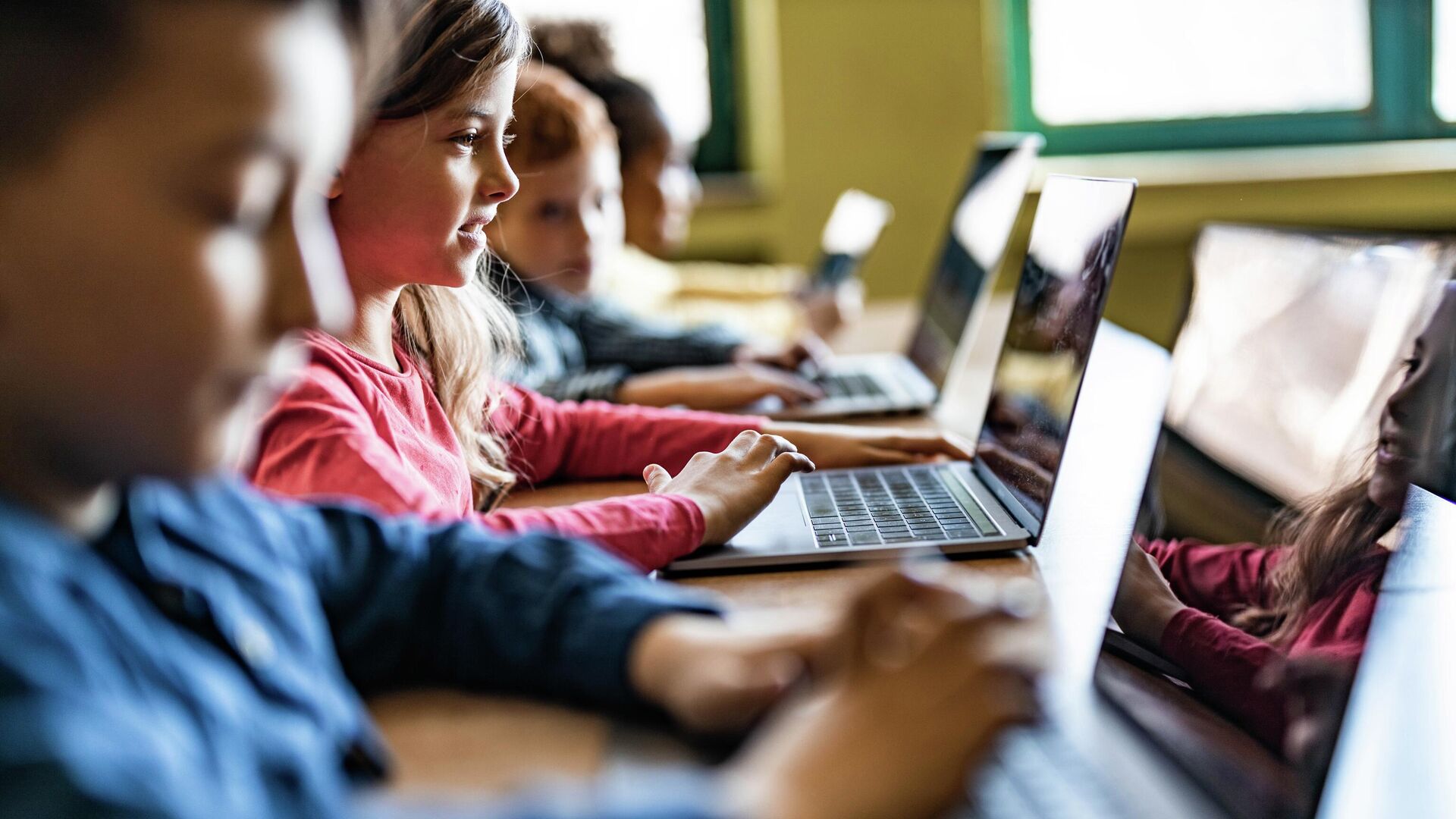 Школьники за компьютерами - РИА Новости, 1920, 28.09.2020