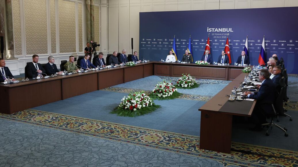 "Надо воевать": экс-премьер Украины раскрыл смысл переговоров в Стамбуле