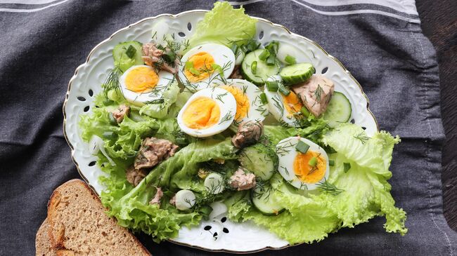 Салат с печенью трески Салат с печенью трески