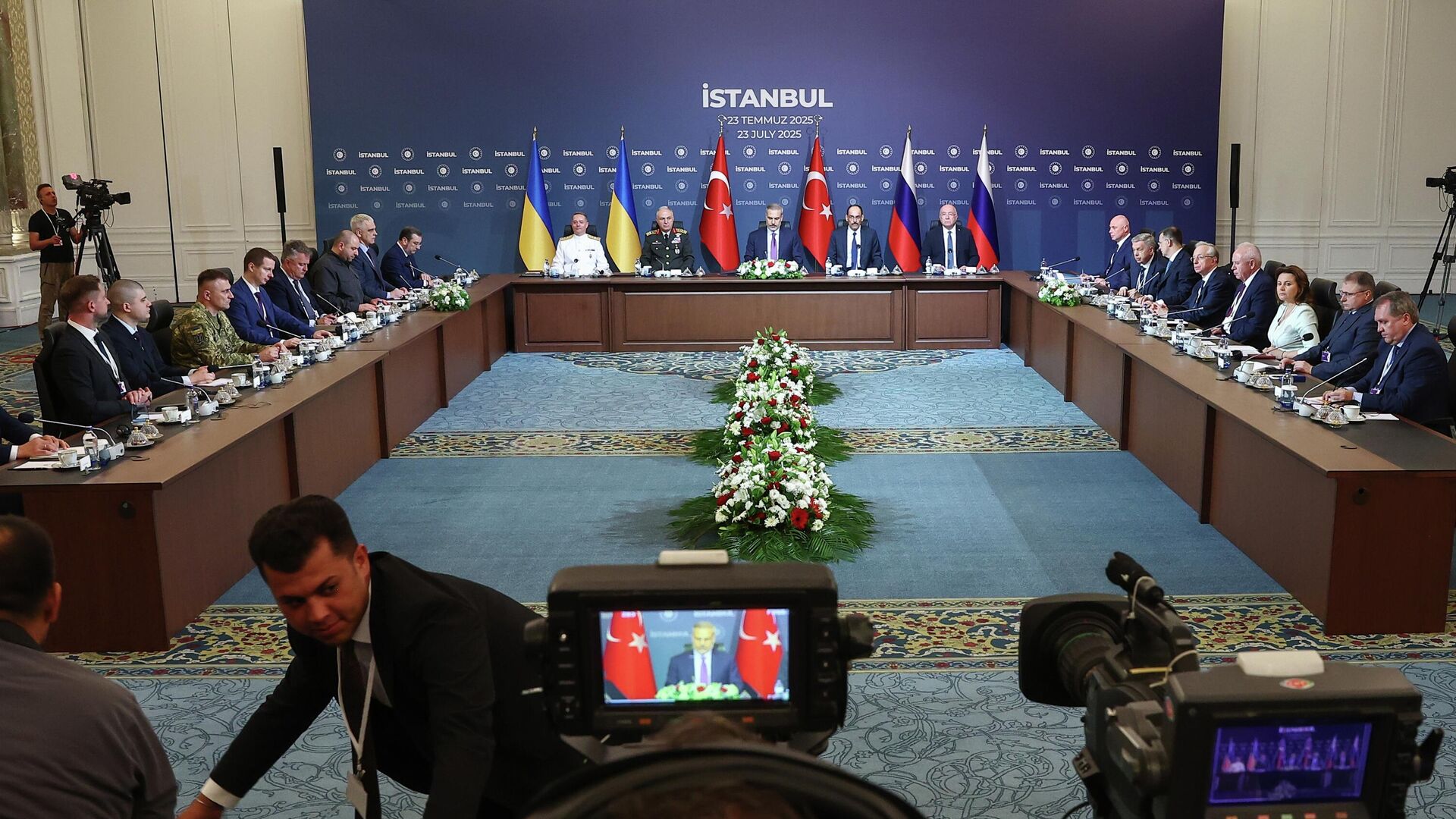 Переговоры делегаций России и Украины с участием представителей Турции во дворце Чираган в Стамбуле Переговоры делегаций России и Украины с участием представителей Турции во дворце Чираган в Стамбуле - РИА Новости, 1920, 24.07.2025