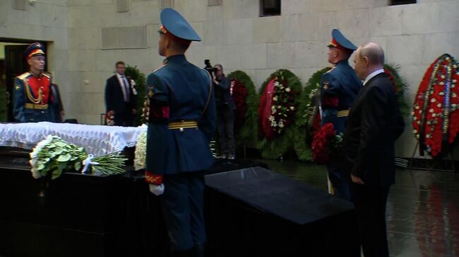 Путин на церемонии прощания с председателем Верховного суда Ириной Подносовой Путин на церемонии прощания с председателем Верховного суда Ириной Подносовой