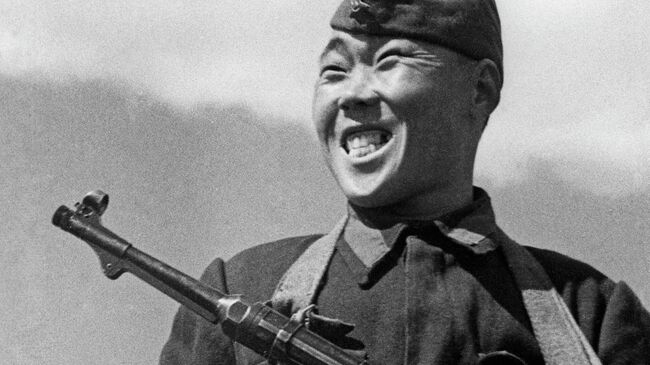 Связист 1028 стрелкового полка 260 стрелковой дивизии младший лейтенант Пассар Иннокентий Александрович, уроженец Нанайского района Хабаровского края Связист 1028 стрелкового полка 260 стрелковой дивизии младший лейтенант Пассар Иннокентий Александрович, уроженец Нанайского района Хабаровского края