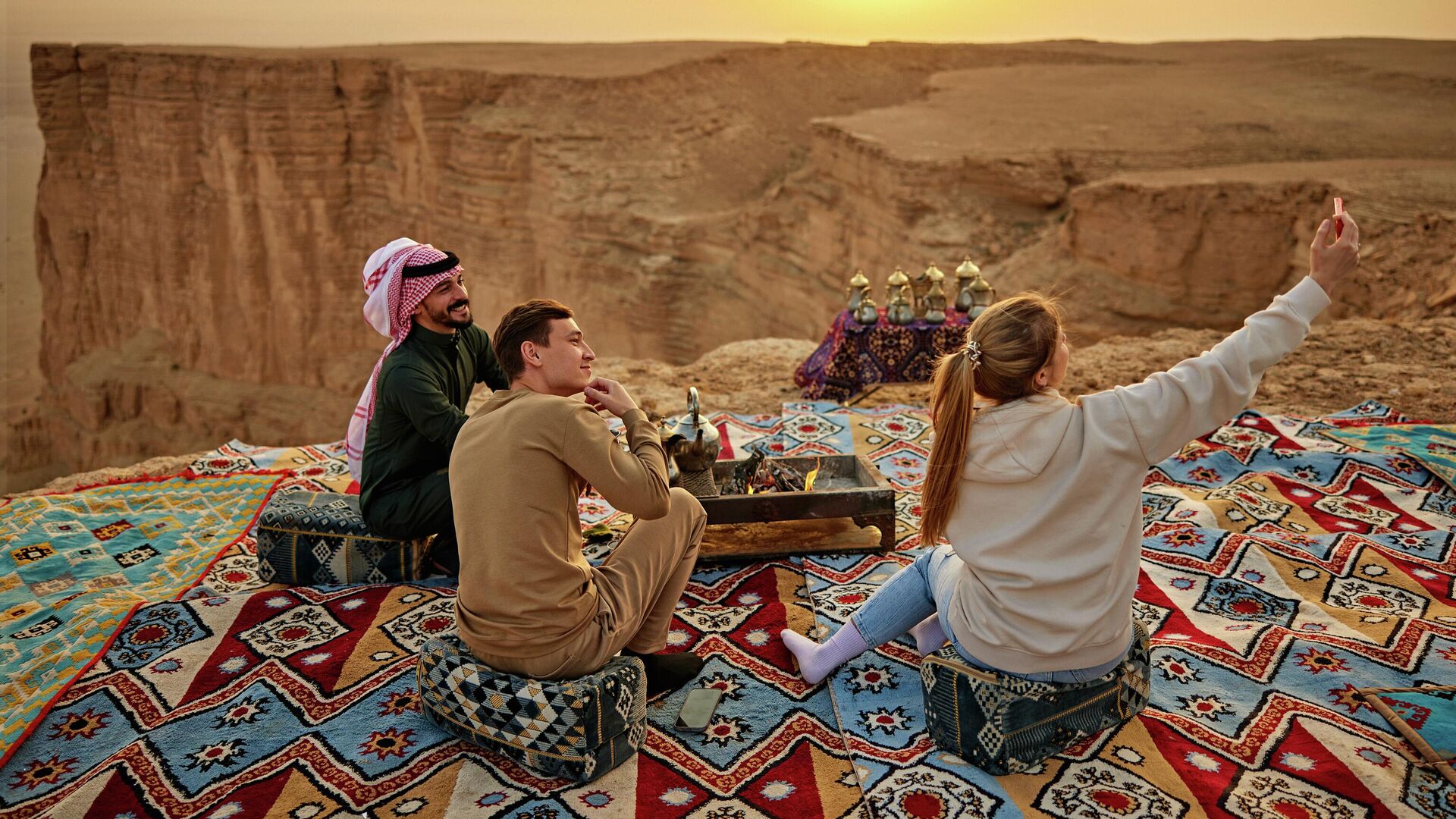 Туристы в Саудовской Аравии  - РИА Новости, 1920, 26.07.2025