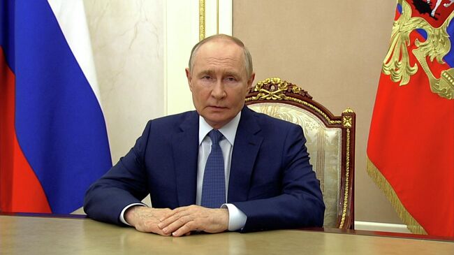 Путин поздравил российских следователей с профессиональным праздником