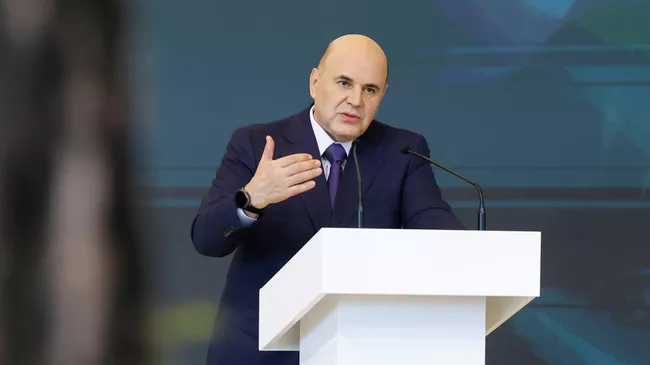 Председатель правительства РФ Михаил Мишустин выступает на пленарном заседании Международной экологической конференции