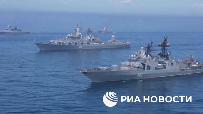 В рамках учений: силы Тихоокеанского флота нанесли совместный удар крылатыми ракетами по морской цели в Японском море 