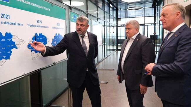 Врио губернатора Новгородской области Александр Дронов на встрече с гендиректором ООО Газпром межрегионгаз Сергеем Густовым