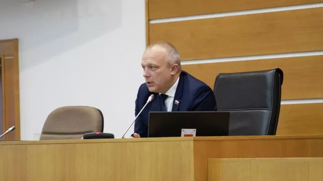 И.о. председателя регионального Законодательного Собрания Вологодской области Роман Заварин