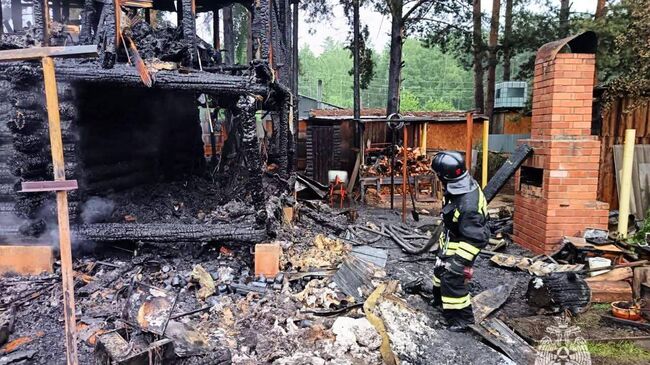 Последствия пожара в СНТ Рассвет-1 в Екатеринбурге