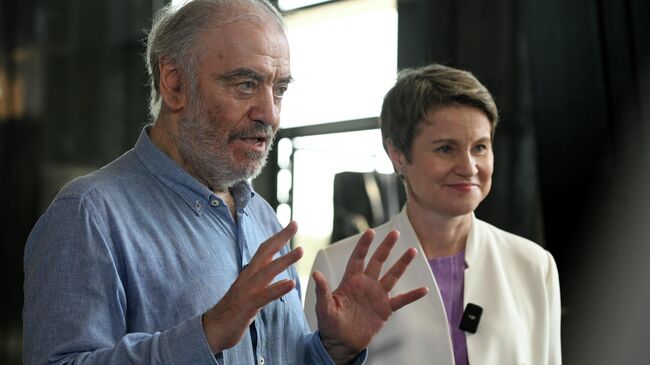 Генеральный директор Большого театра, дирижер Валерий Гергиев и председатель Совета федеральной территории Сириус Елена Шмелева в Концертном центре Сириус