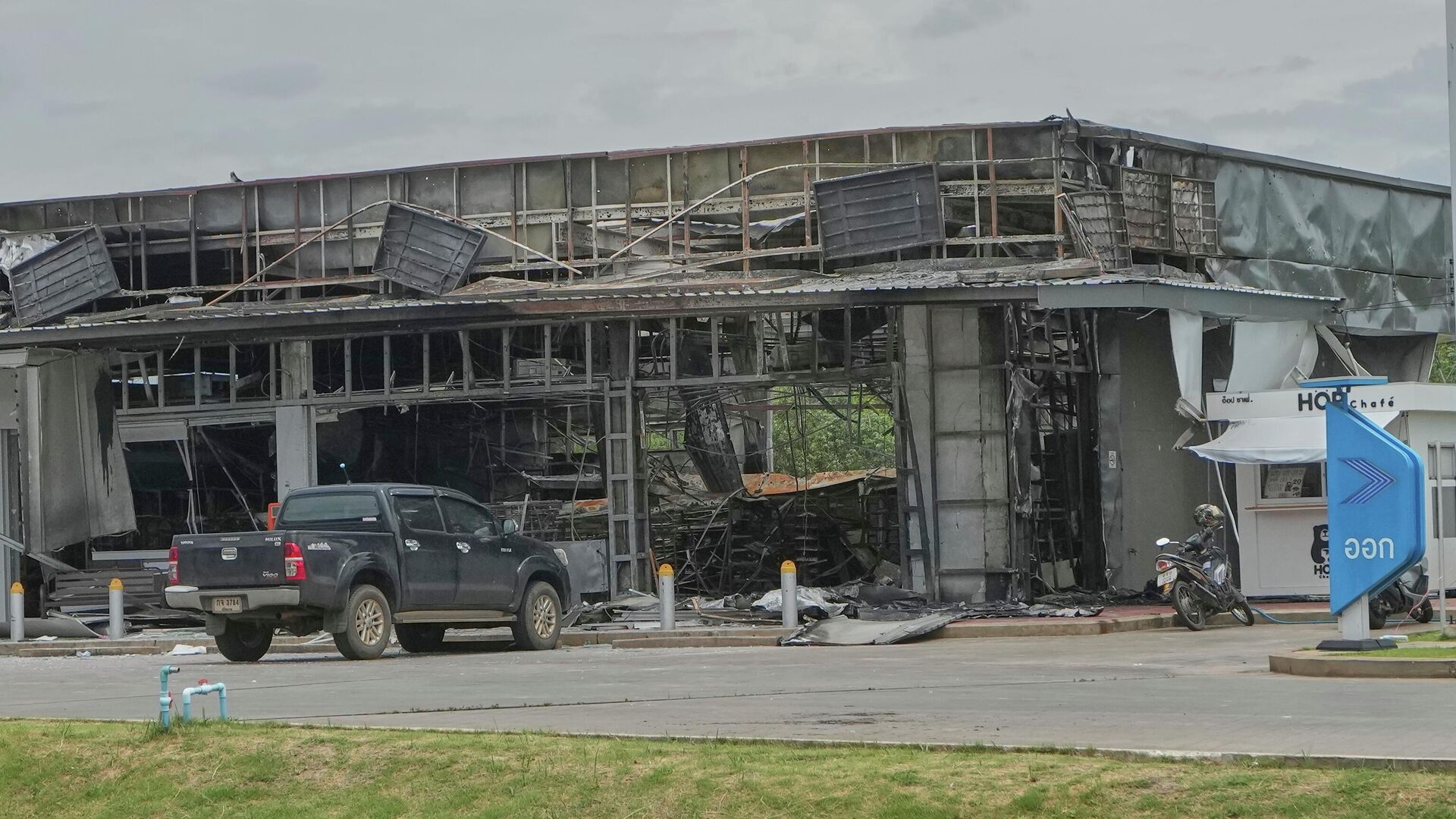 Последствия обстрела магазина у АЗС в Таиланде со стороны Камбоджи - РИА Новости, 1920, 29.07.2025