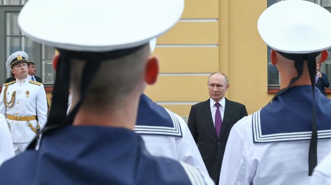 Рабочая поездка президента Владимира Путина в Санкт-Петербург